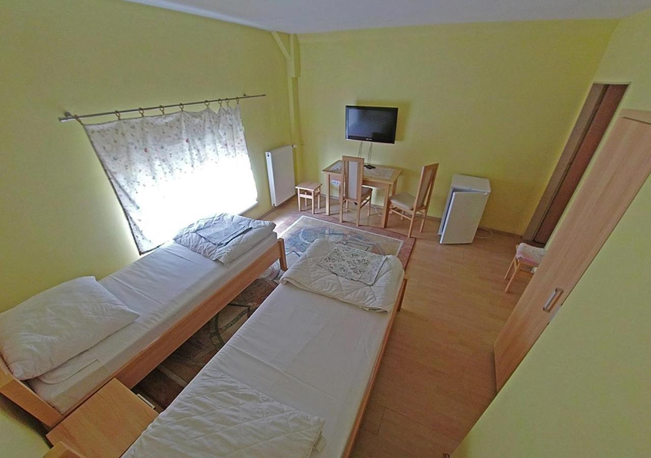 Hostel "Na Bocianowie" Bydgoszcz Exterior foto